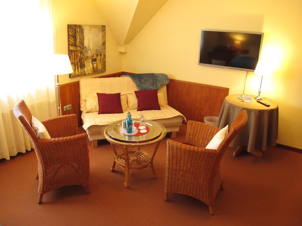 Burghotel Muenzenberg Экстерьер фото